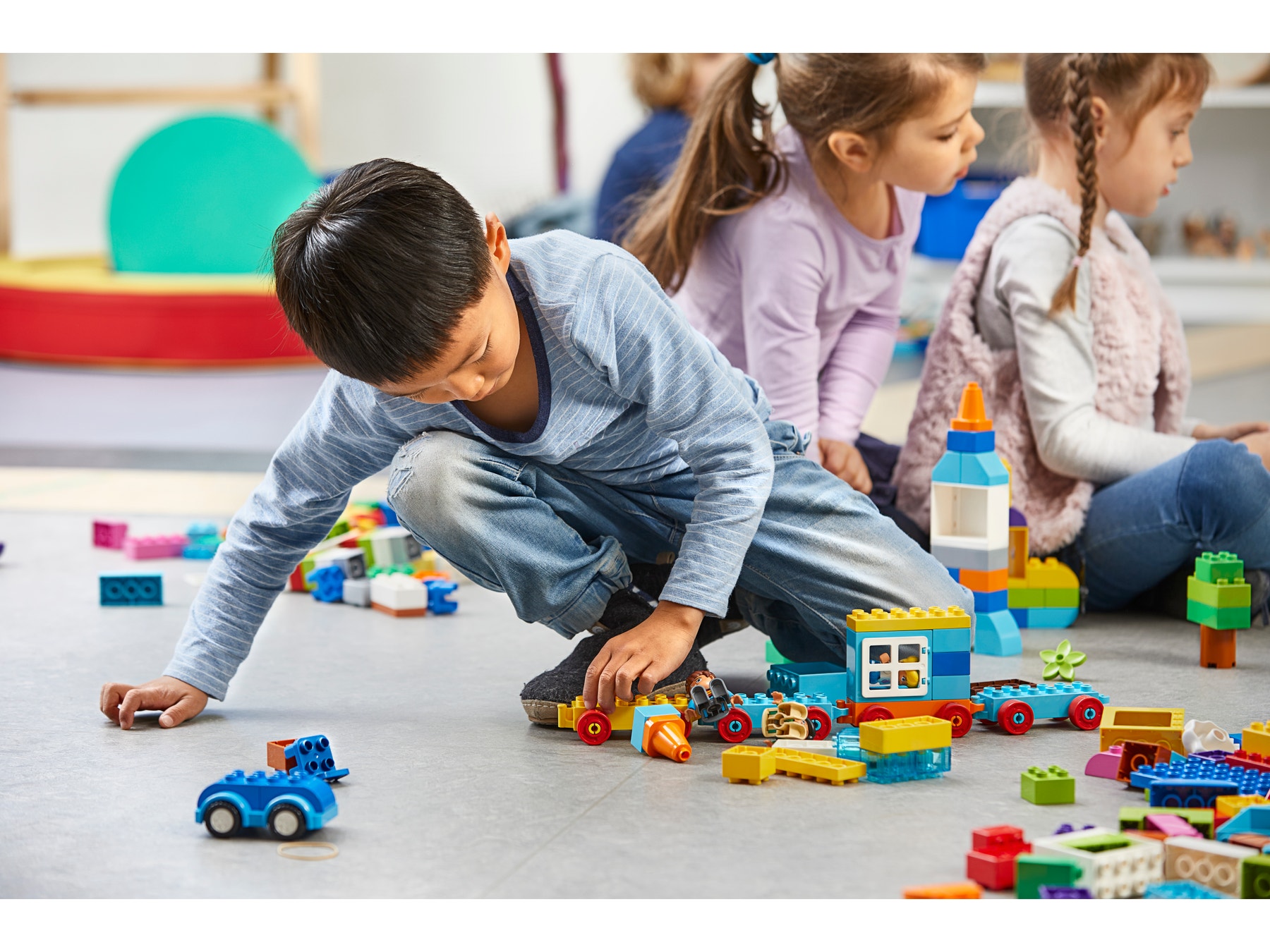 LE_EL_Lifestyle_1HY20_45028_Copy_My_XL_World_13