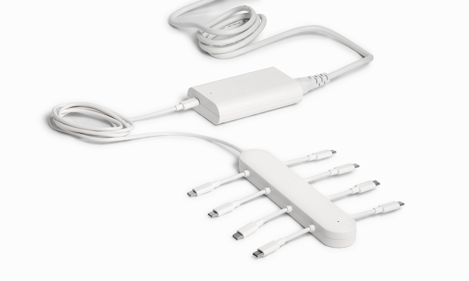 45623_US_Accessory_Multi charger_4000x2400.png