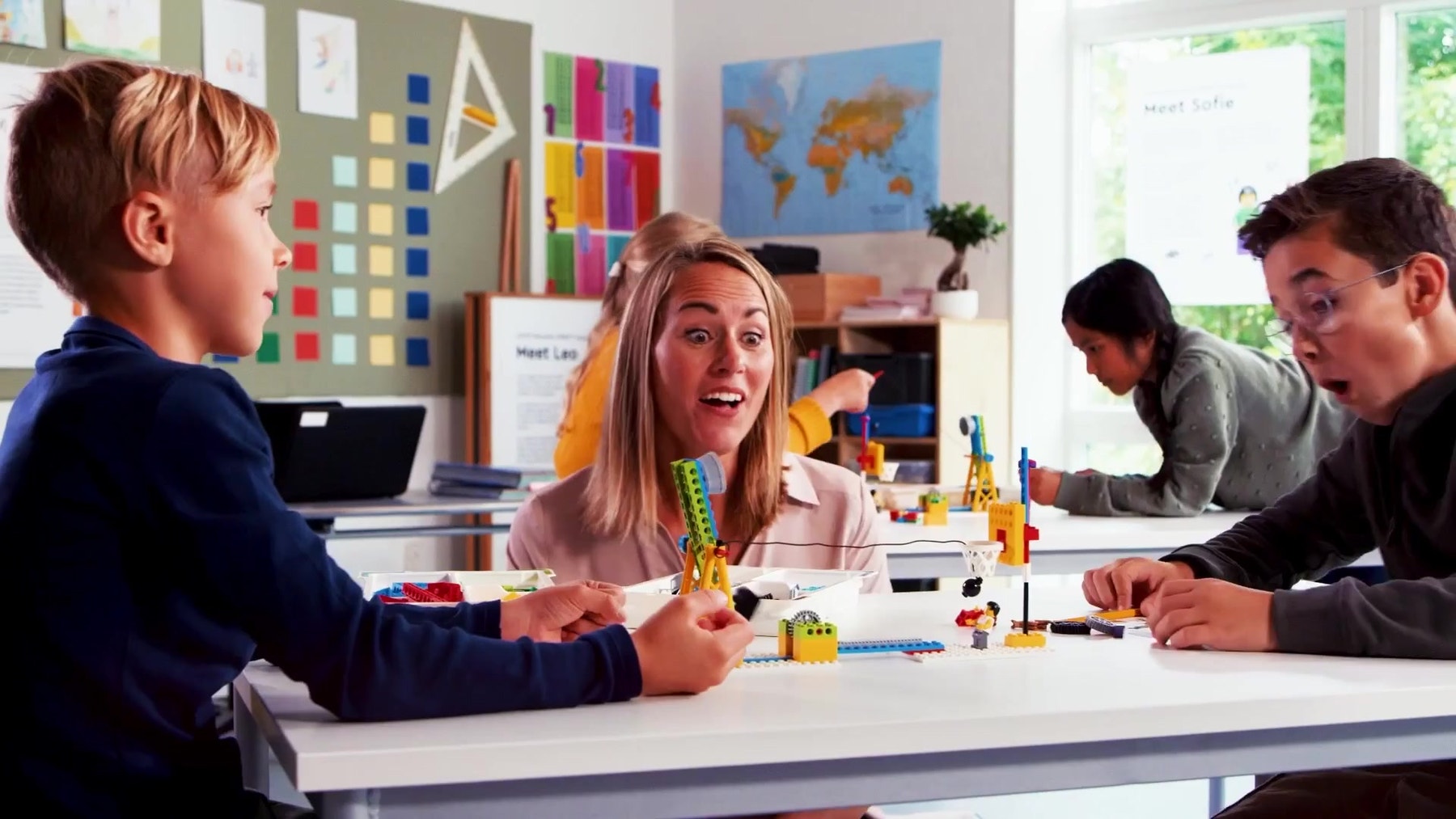 Flad Quilt Begrænsning Classroom Solutions for STEM and STEAM | LEGO® Education