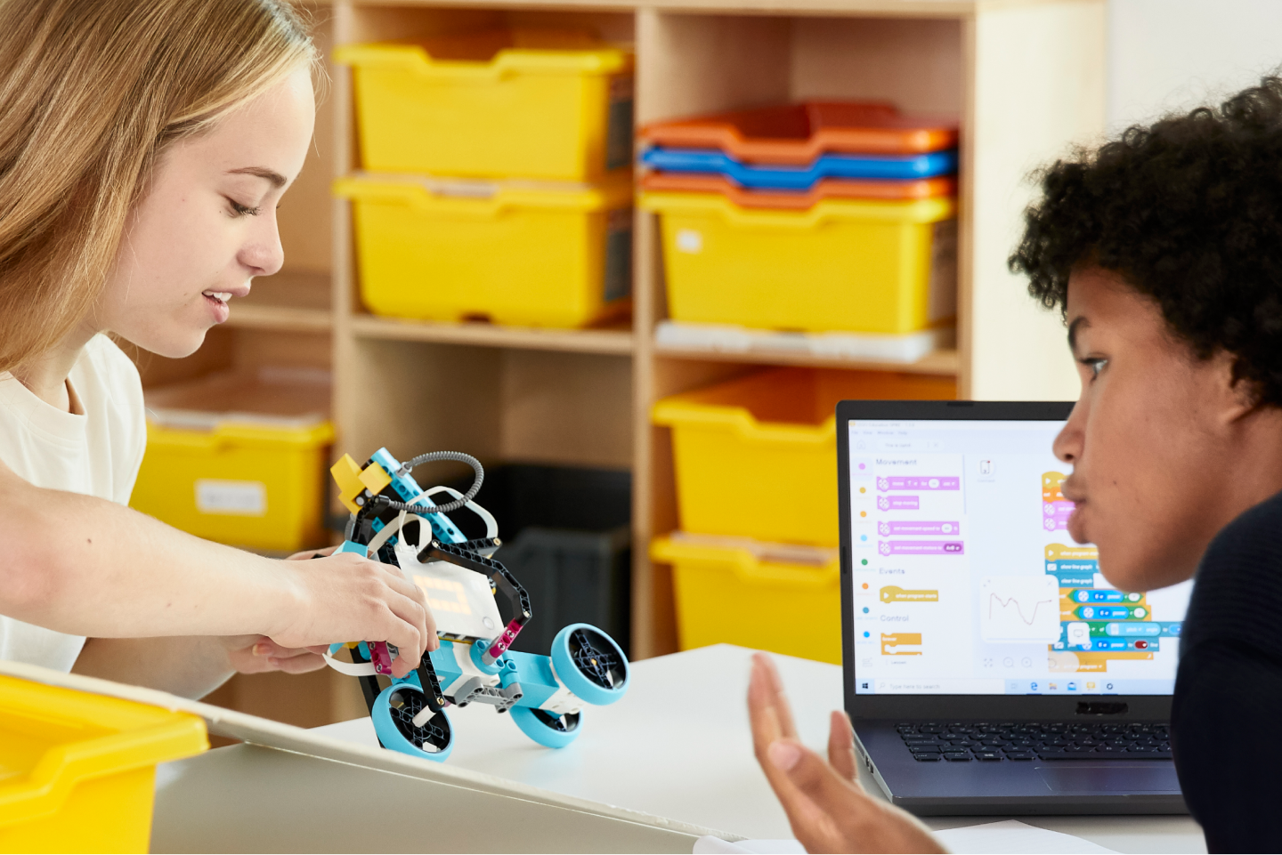 SPIKE™ Prime – STEAM Set - Grades 6 - 8 | LEGO® Education