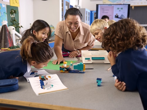 CSAI_45520_LEI_Lifestyle_Book a workshop_4000x3000.png