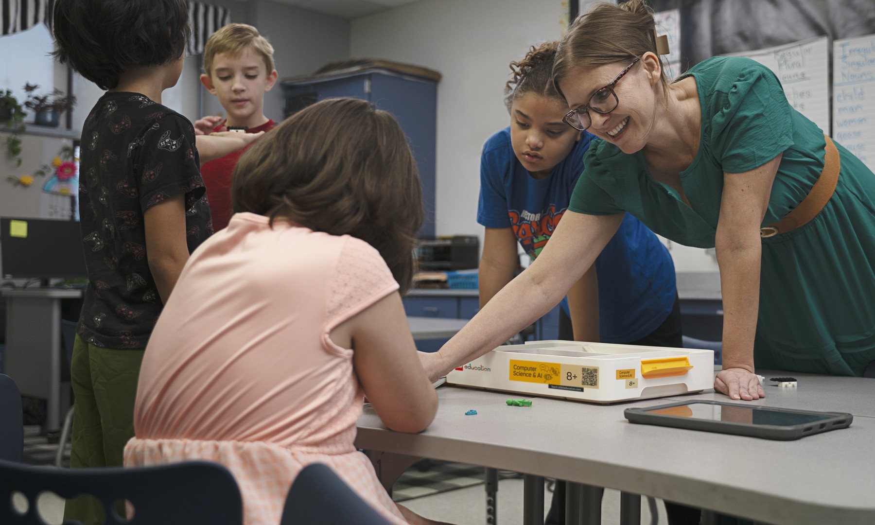 CSAI_45521_LEI_Lifestyle_teacher and students no uniform_4000x2400.png