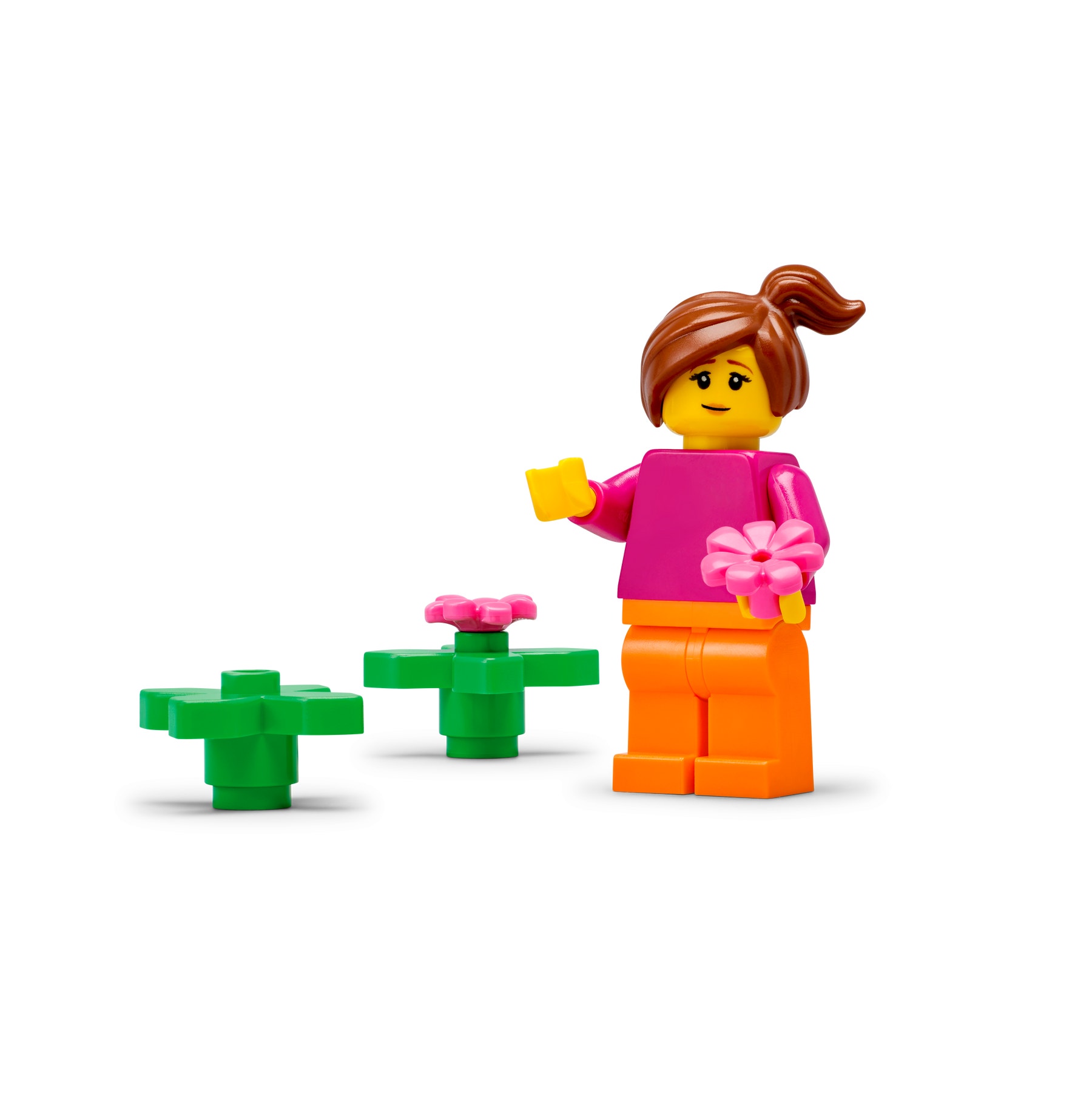 Maria_45345_Minifigure_06.png